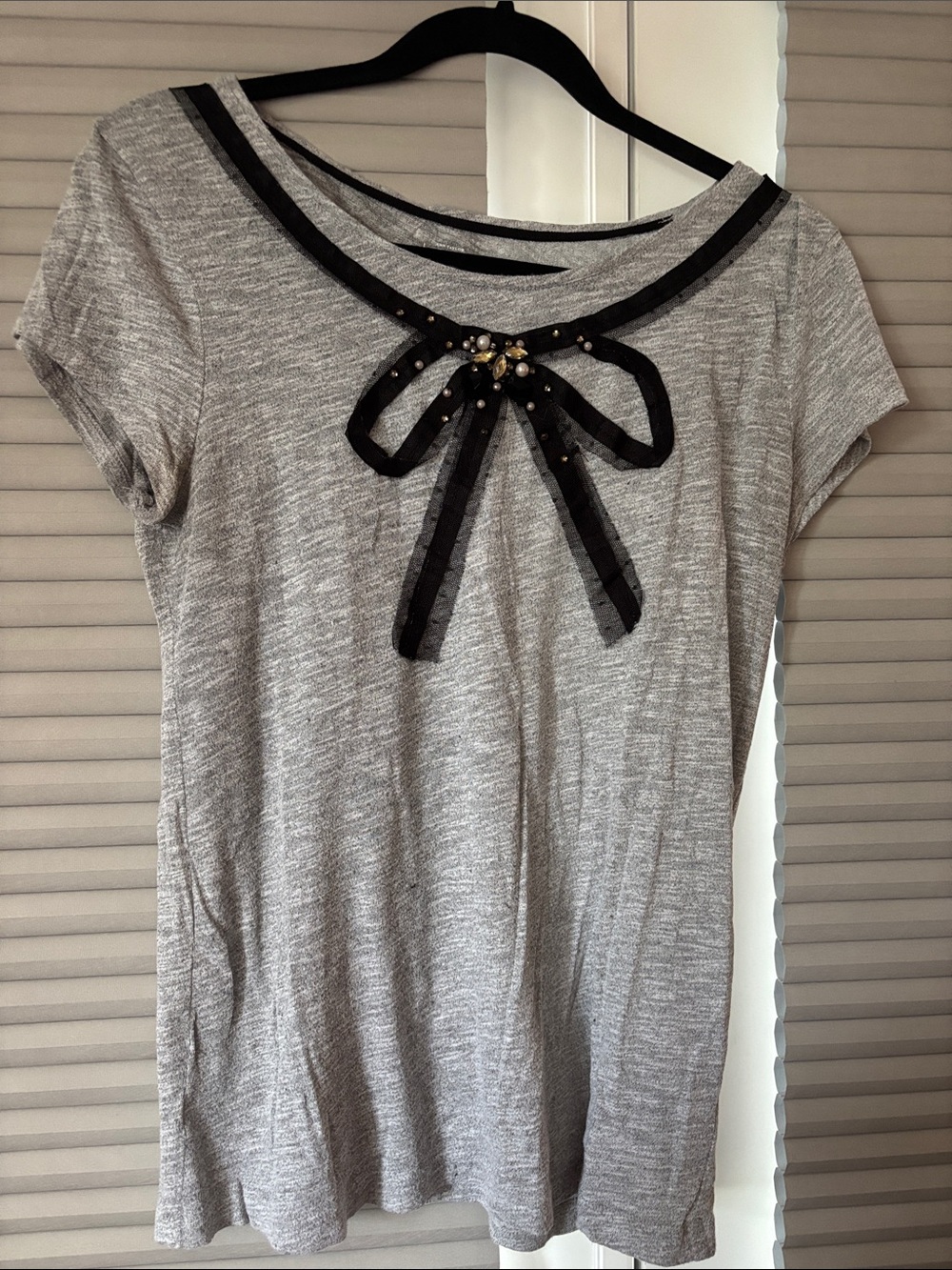 Ann Taylor Gray Short-Sleeve Bow Accent Women's Top